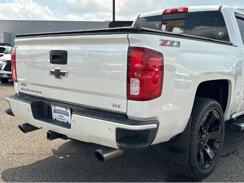 Used 2017 Chevrolet Silverado 1500 LTZ Z71 w/ LTZ Plus Package AWD/4WD image 11