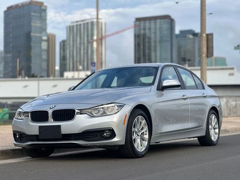 Used 2018 BMW 320i Sedan image 1