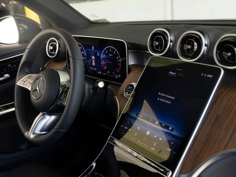 Certified 2026 Mercedes-Benz GLC 300 4MATIC image 29