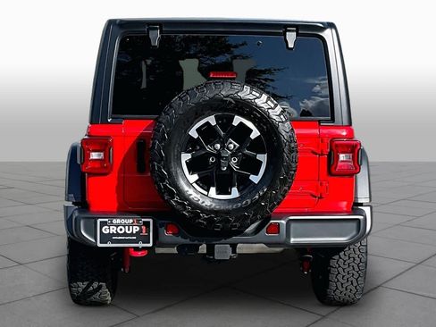 Used 2025 Jeep Wrangler Unlimited Rubicon AWD/4WD image 5