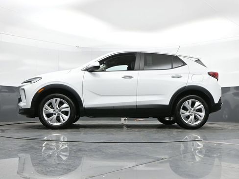 Used 2025 Buick Encore GX Preferred AWD/4WD image 43