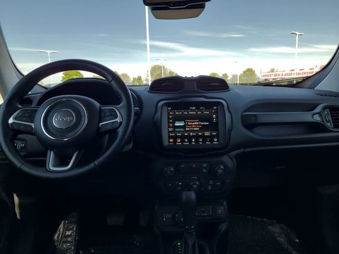 Used 2023 Jeep Renegade Altitude w/ Convenience Group I AWD/4WD image 18