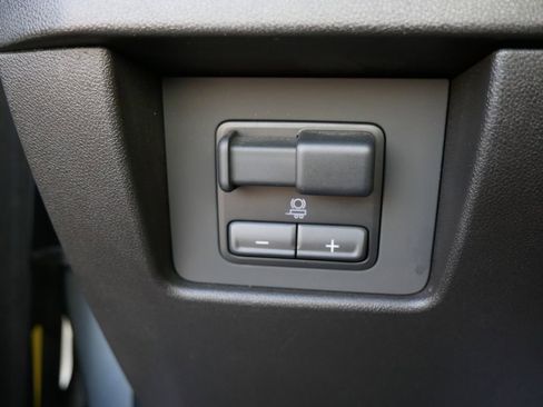 Used 2023 GMC Canyon Denali AWD/4WD image 28