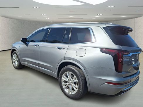 Used 2024 Cadillac XT6 Luxury image 3