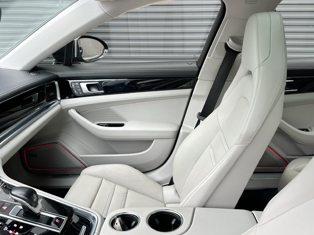Certified 2022 Porsche Panamera 4S w/ Premium Package AWD/4WD image 32