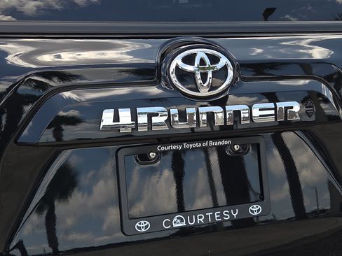 Certified 2022 Toyota 4Runner SR5 Premium w/ Moonroof Package RWD image 29