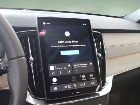 New 2026 Volvo XC90 T8 Plus w/ Protection Package Premier image 17