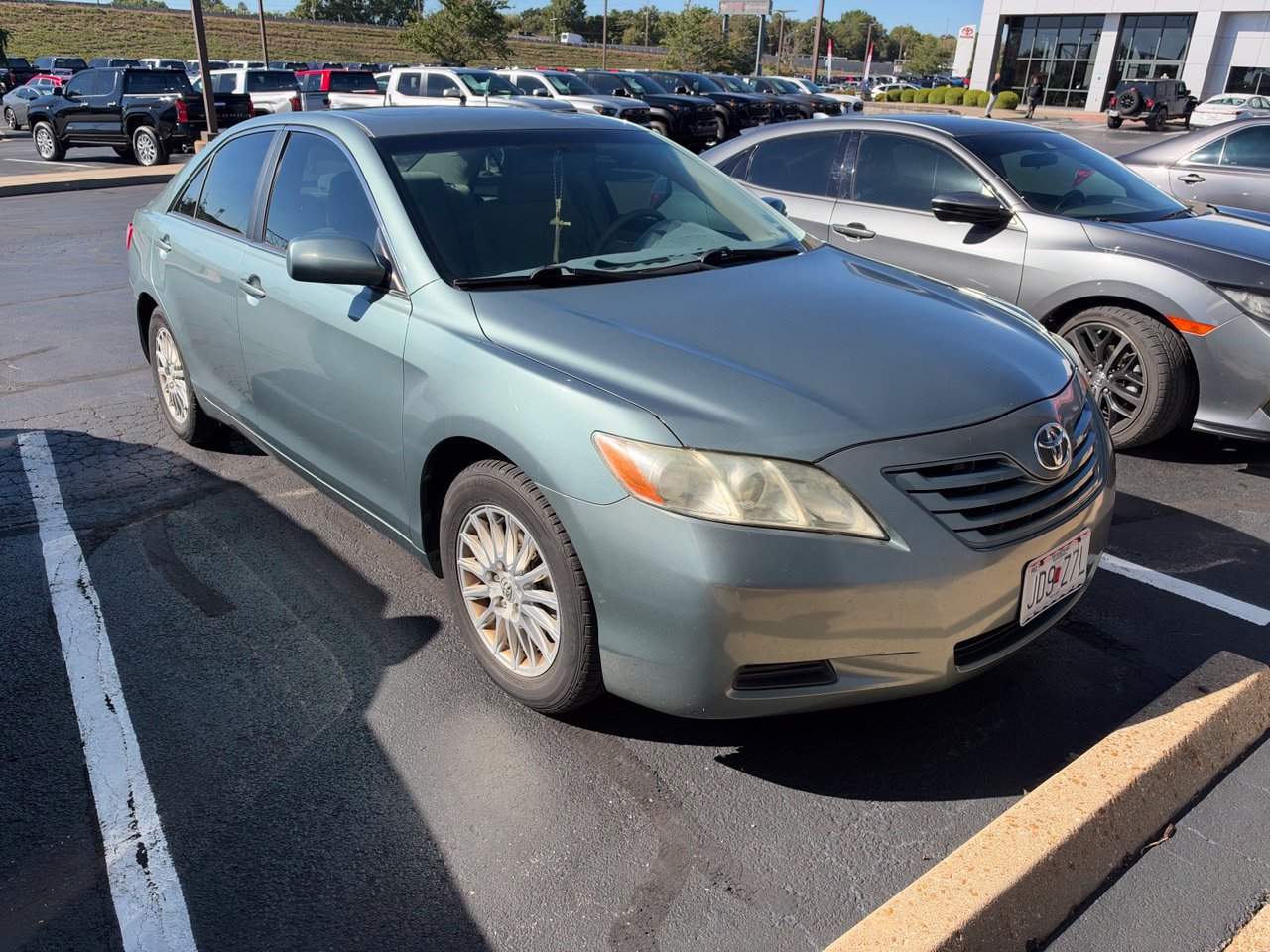 Used 2007 Toyota Camry LE FWD image 1