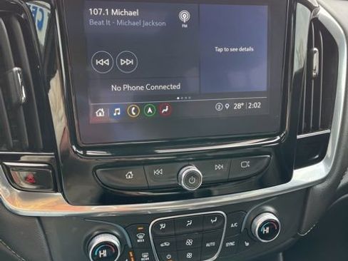 Used 2022 Chevrolet Traverse LT w/ LT Premium Package AWD/4WD image 43
