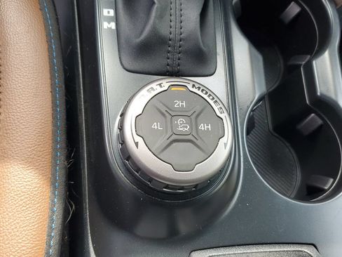 Used 2024 Ford Bronco Outer Banks AWD/4WD image 26