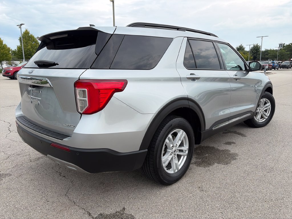 Used 2023 Ford Explorer XLT w/ Equipment Group 202A AWD/4WD image 7