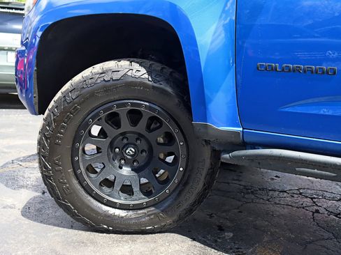 Used 2019 Chevrolet Colorado Z71 AWD/4WD image 15