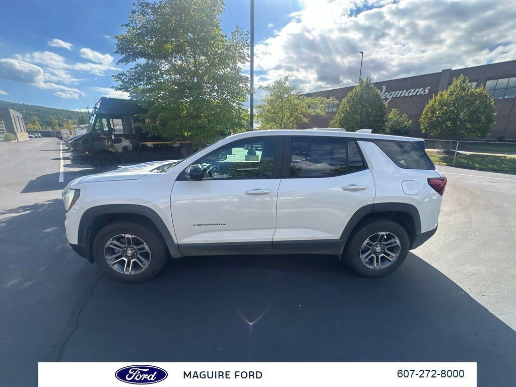 Used 2025 GMC Terrain Elevation AWD/4WD image 9