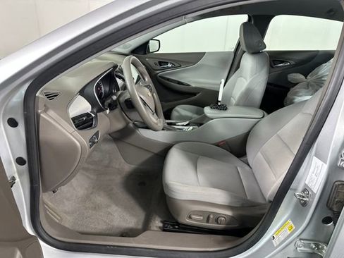 Used 2020 Chevrolet Malibu LT image 11