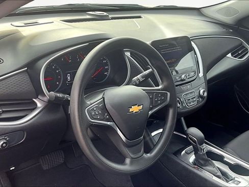 Used 2025 Chevrolet Malibu LT image 14