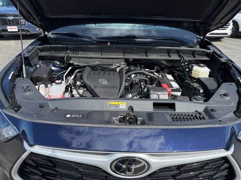 Used 2023 Toyota Highlander XLE image 39