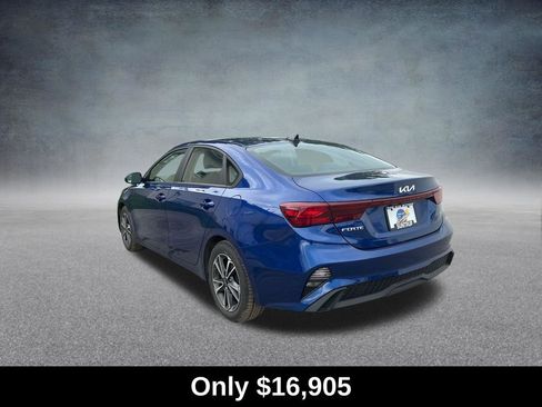 Used 2023 Kia Forte LXS FWD image 4