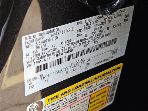 New 2025 Ford Expedition Active image 18