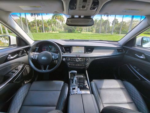 Used 2019 Kia Cadenza Limited FWD image 7