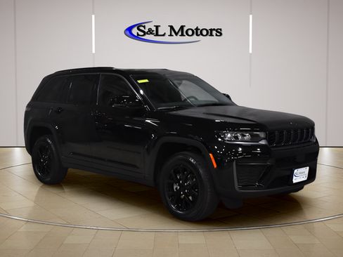 New 2026 Jeep Grand Cherokee Altitude AWD/4WD image 1