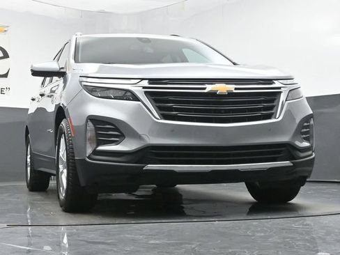 Used 2023 Chevrolet Equinox LT FWD image 3
