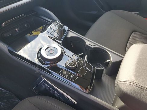 New 2025 Kia Sportage LX image 18