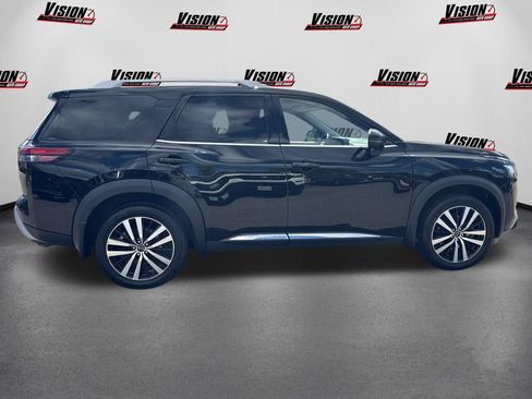 Certified 2024 Nissan Pathfinder Platinum AWD/4WD image 4