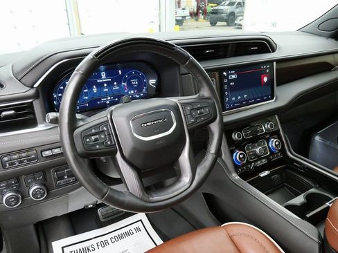 Used 2024 GMC Yukon Denali Ultimate image 12