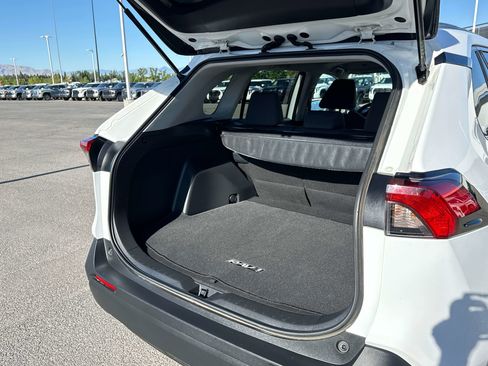 Used 2024 Toyota RAV4 LE AWD/4WD image 15
