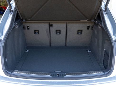 New 2026 Porsche Macan image 44