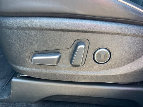 Used 2024 Hyundai Palisade SEL FWD image 9