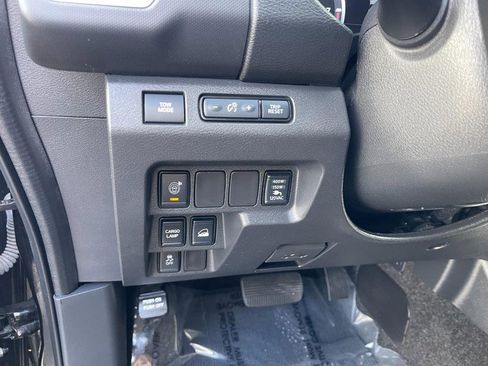 Used 2022 Nissan Frontier SV AWD/4WD image 23