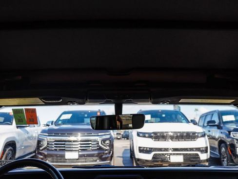 Certified 2022 Jeep Gladiator Overland w/ Trailer Tow Package image 17