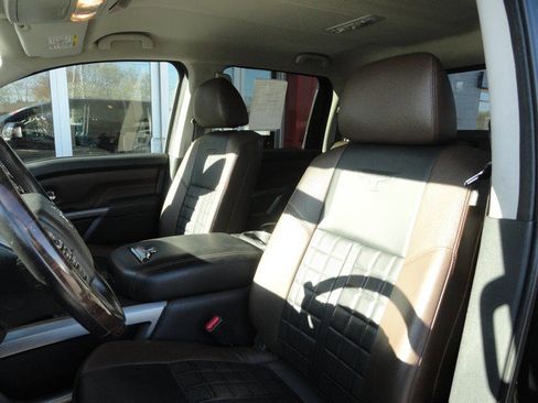 Used 2019 Nissan Titan Platinum Reserve w/ Platinum Utility Package AWD/4WD image 13