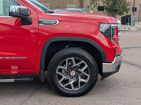 Used 2024 GMC Sierra 1500 SLE AWD/4WD image 9