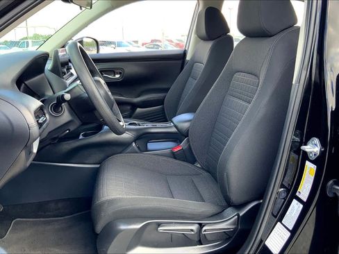 Used 2025 Honda HR-V LX image 8