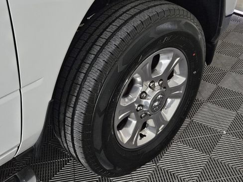 Used 2024 RAM 2500 Big Horn AWD/4WD image 6