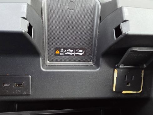 Used 2024 GMC Sierra 2500 AT4 w/ AT4 Premium Plus Package image 38