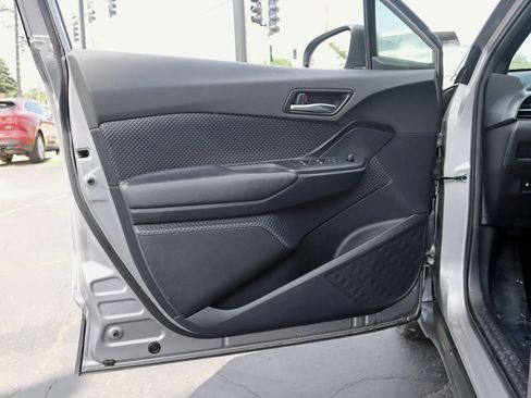 Used 2019 Toyota C-HR LE image 30