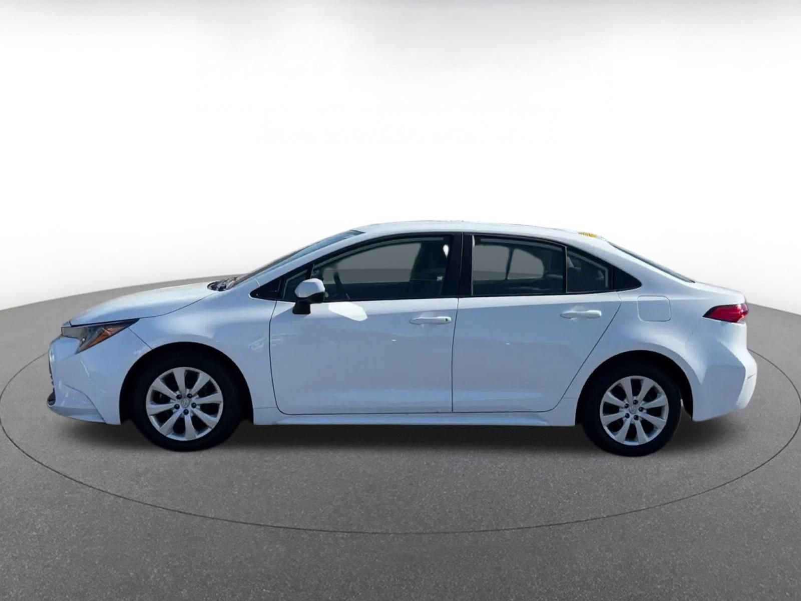 Used 2025 Toyota Corolla LE FWD image 8