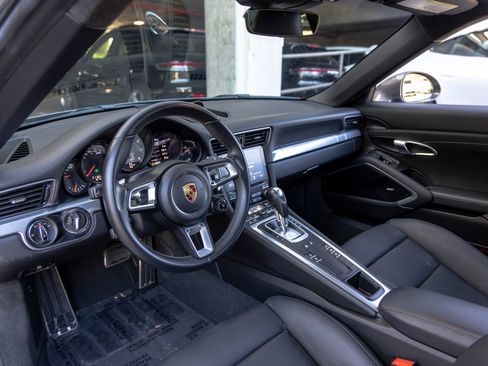 Certified 2017 Porsche 911 Carrera S RWD image 4