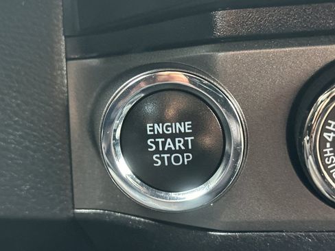 Used 2021 Toyota Tacoma TRD Off-Road image 33