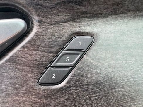 Used 2023 Jeep Grand Cherokee Limited w/ Luxury Tech Group II image 18