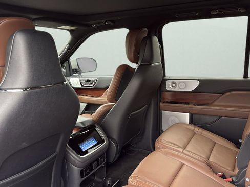 Used 2024 Lincoln Navigator L Reserve image 29