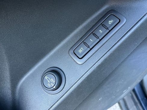 Used 2020 Chevrolet Equinox Premier image 12