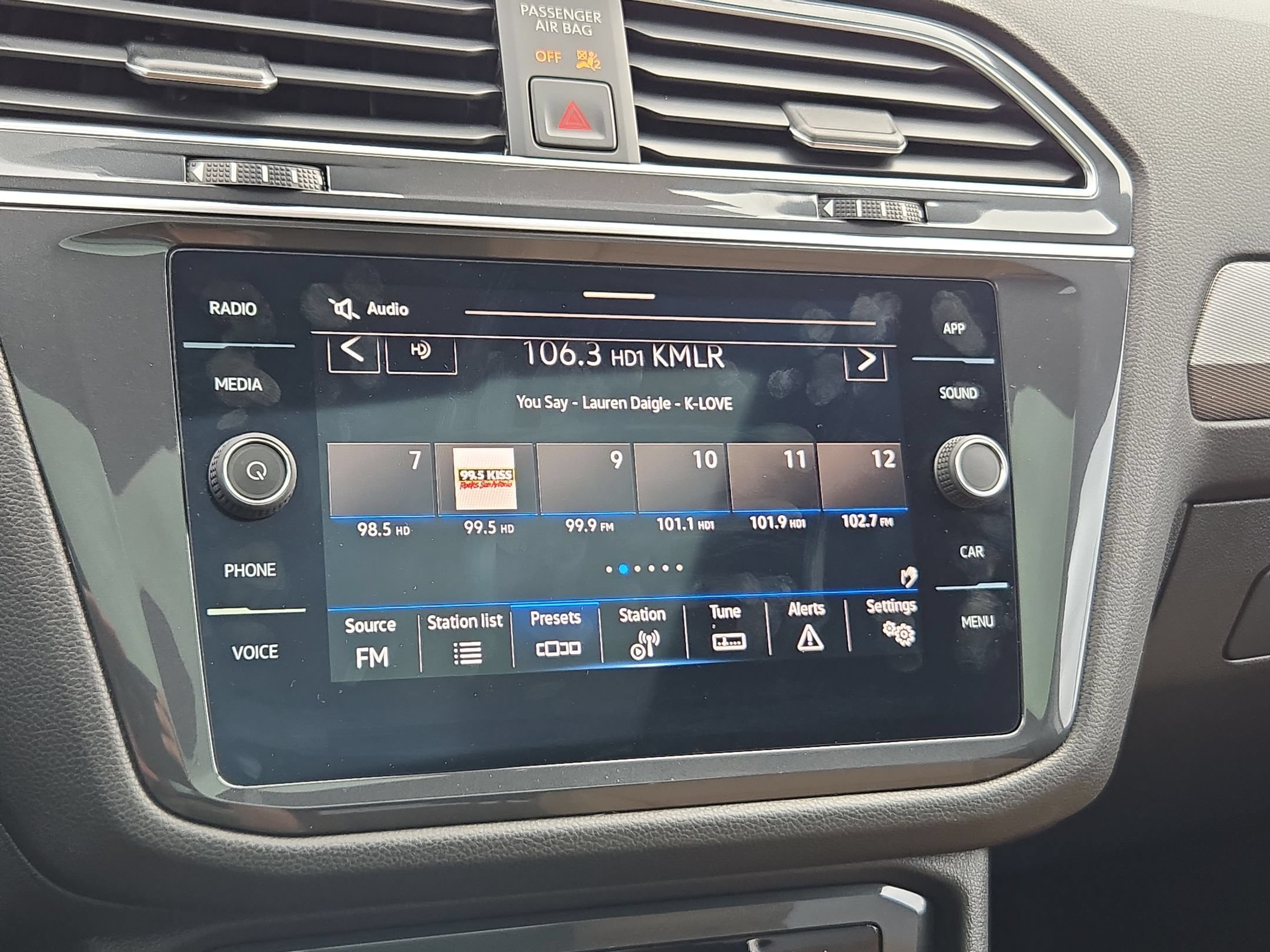 Used 2022 Volkswagen Tiguan SE R-Line FWD image 15