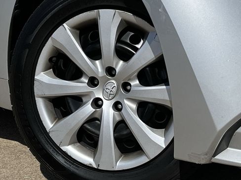 Used 2024 Toyota Corolla LE FWD image 27