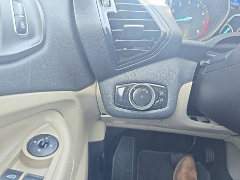 Used 2017 Ford Escape SE AWD/4WD image 22