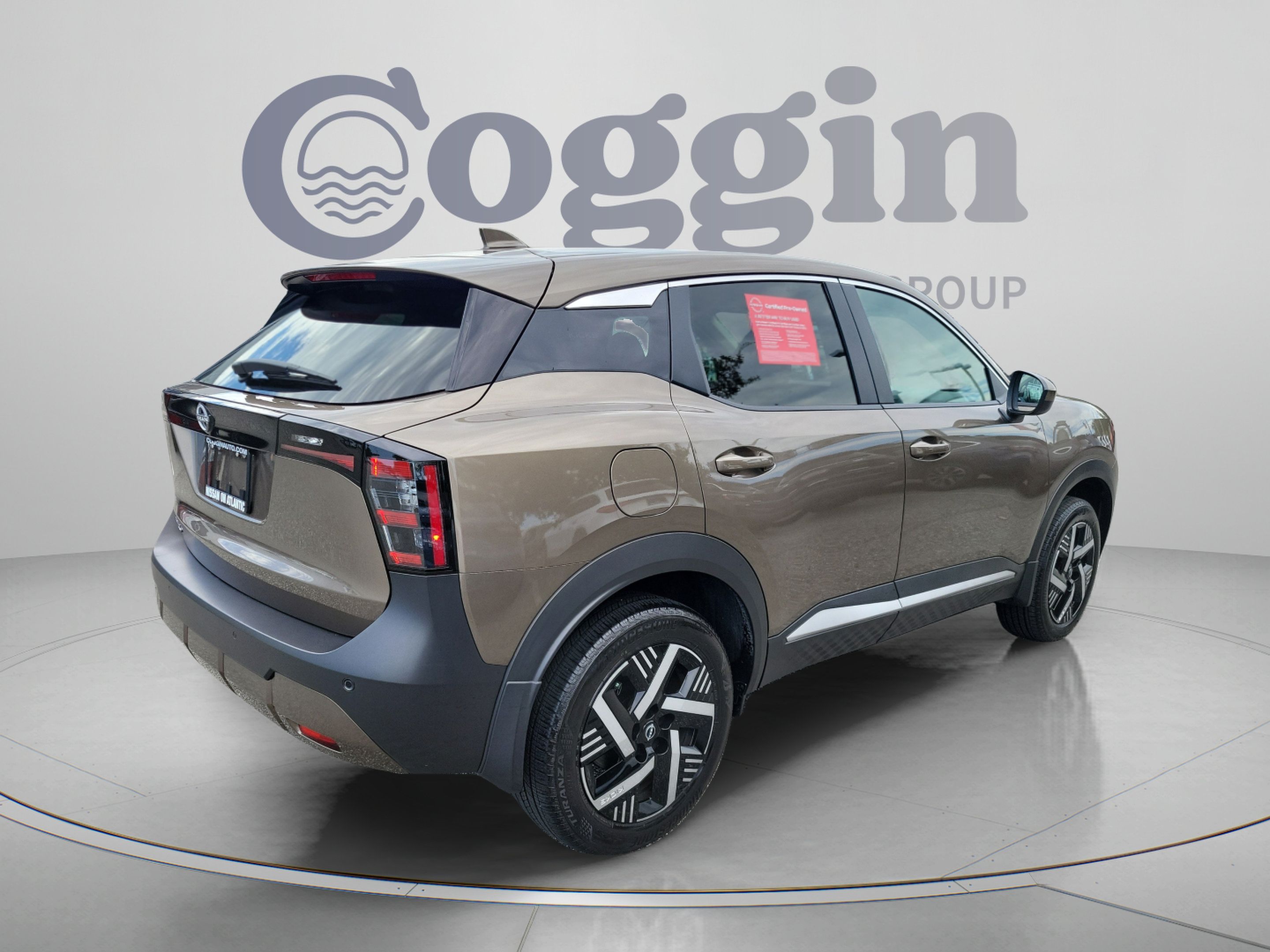 Used 2025 Nissan Kicks SV FWD image 4
