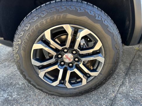 Used 2023 GMC Canyon AT4 w/ AT4 Premium Package image 17